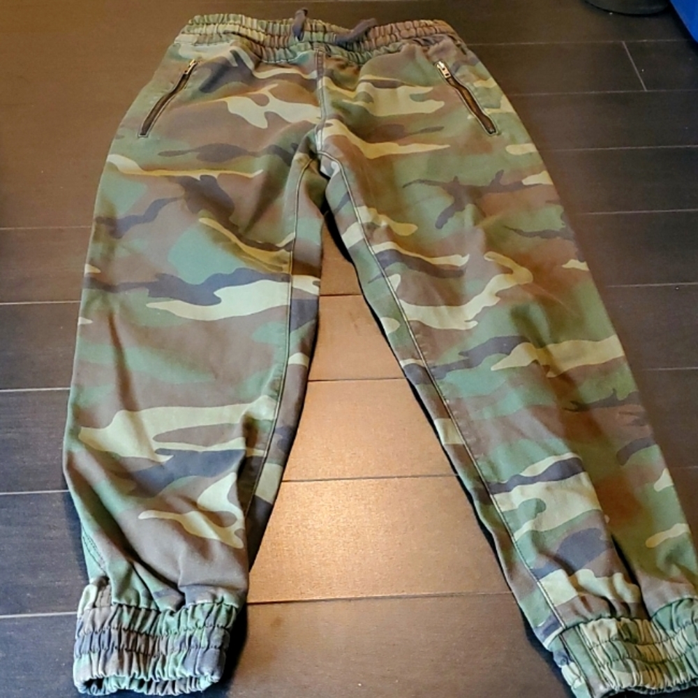 Camo pants